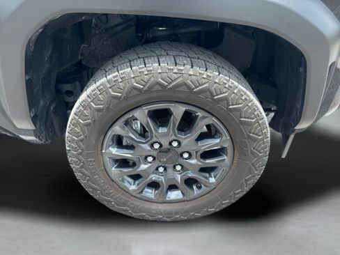 Certified 2025 Toyota 4Runner SR5 AWD/4WD image 35