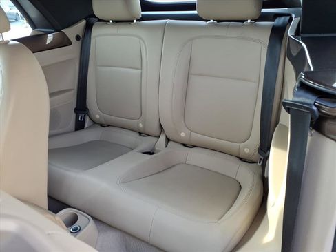 Used 2013 Volkswagen Beetle TDI image 12