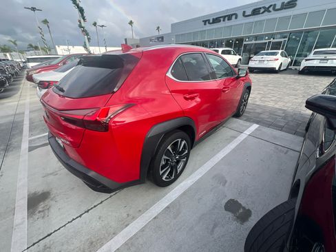 Used 2020 Lexus UX 250h image 6