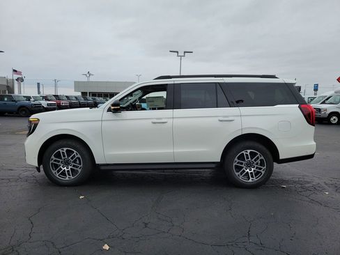 New 2025 Ford Expedition Active image 7