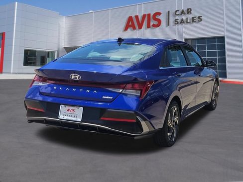 Used 2025 Hyundai Elantra Limited FWD image 6
