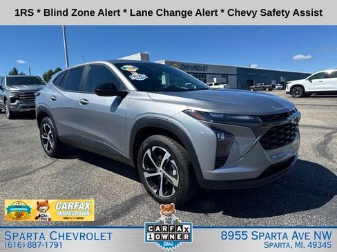 Used 2024 Chevrolet Trax RS w/ Driver Confidence Package FWD image 1