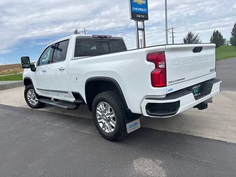 Certified 2024 Chevrolet Silverado 2500 High Country w/ High Country Premium Package AWD/4WD image 5