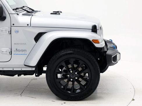 Used 2024 Jeep Wrangler Unlimited Sahara AWD/4WD image 4