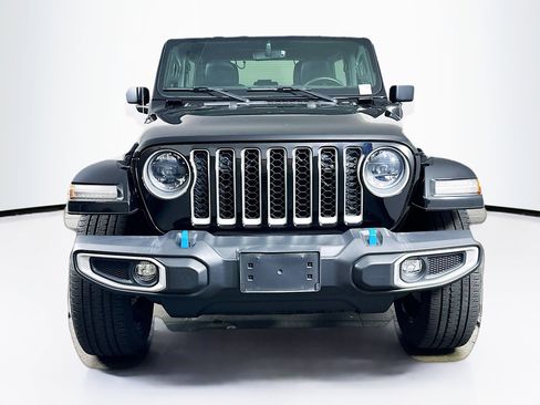 Used 2023 Jeep Wrangler Unlimited Sahara w/ Cold Weather Group AWD/4WD image 2