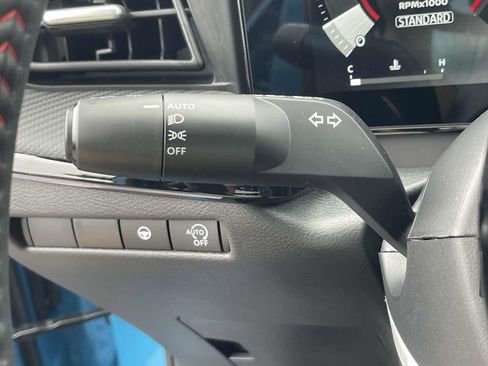 New 2025 Nissan Kicks SR image 19