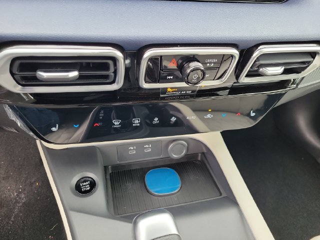 New 2027 Nissan Sentra SL w/ Floor Mat Package FWD image 28