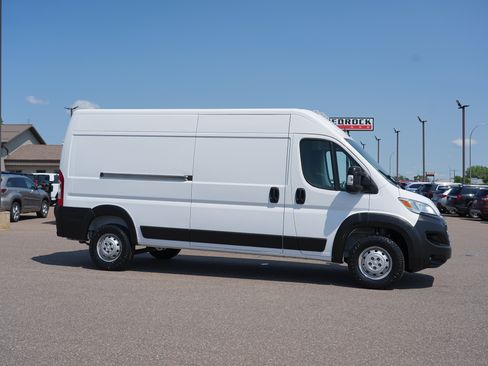 Used 2023 RAM ProMaster 2500 FWD image 2