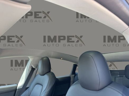 Used 2022 Tesla Model Y Performance AWD/4WD image 11