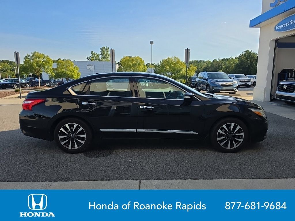 Used 2017 Nissan Altima 2.5 SV w/ Convenience Package FWD image 6
