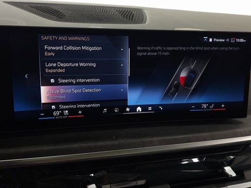 Used 2025 BMW X7 xDrive40i w/ Climate Comfort Package image 26