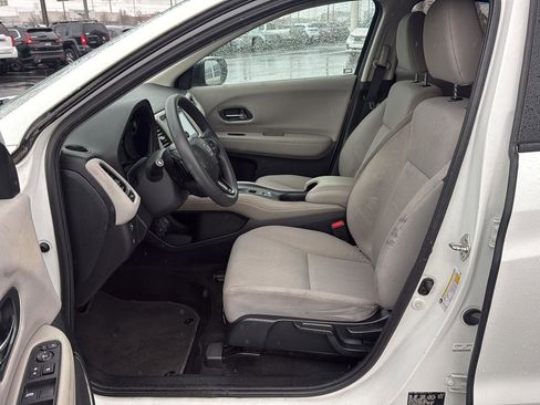 Used 2018 Honda HR-V EX image 12