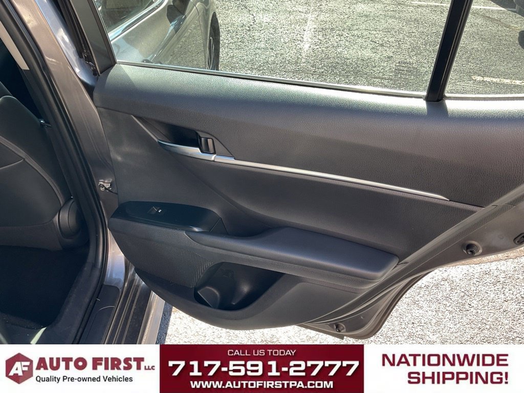 Used 2018 Toyota Camry SE w/ Audio Package FWD image 13