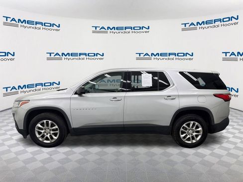 Used 2019 Chevrolet Traverse LS FWD image 2