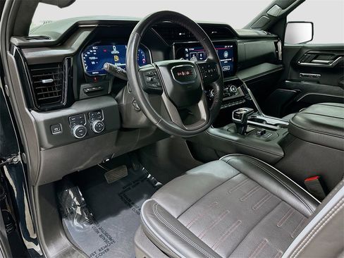 Used 2024 GMC Sierra 1500 AT4X image 9