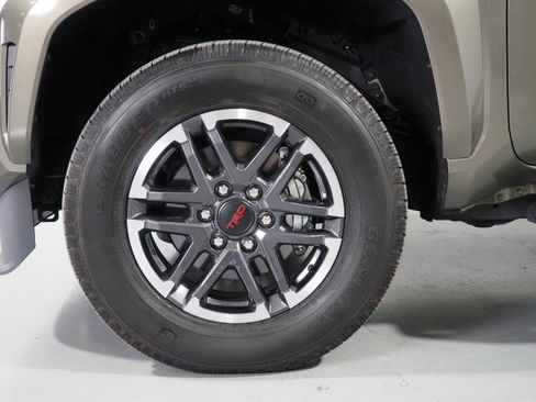 Used 2025 Toyota Tacoma TRD Sport image 39