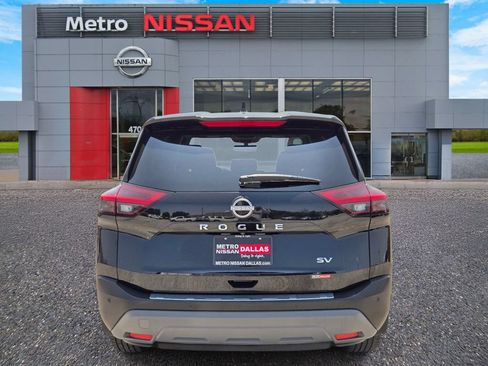 Certified 2023 Nissan Rogue SV FWD image 5