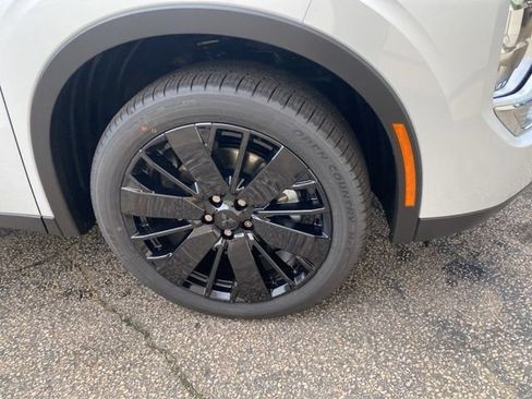 New 2026 Mitsubishi Outlander LE FWD image 30