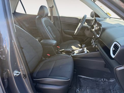 Certified 2023 Hyundai Venue Limited w/ Cargo Package FWD image 19