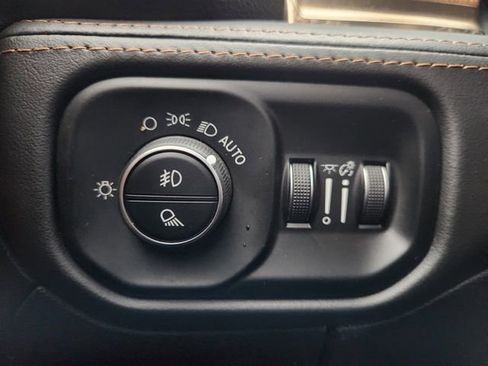 Used 2021 RAM 1500 Limited w/ Body Color Bumper Group image 21