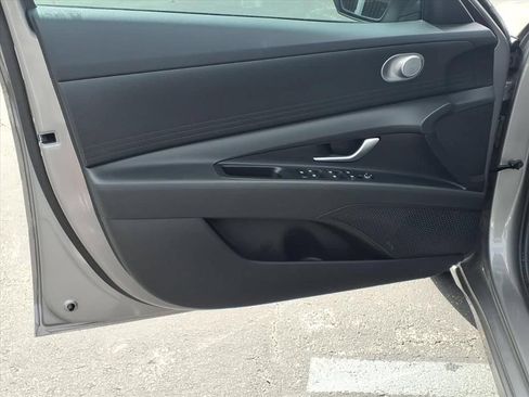 Used 2023 Hyundai Elantra SEL w/ Cargo Package FWD image 17