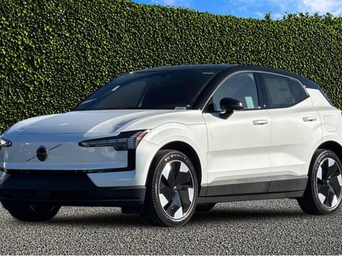 New 2026 Volvo EX30 Plus w/ Protection Package AWD/4WD image 2