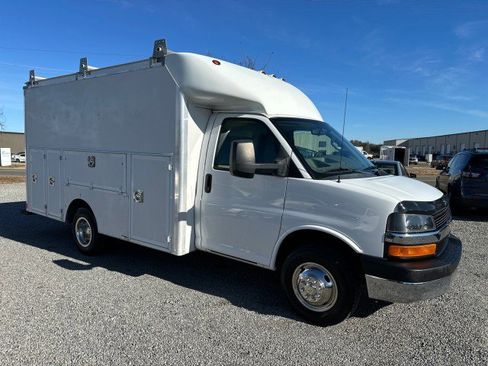 Used 2016 Chevrolet Express 3500 image 5