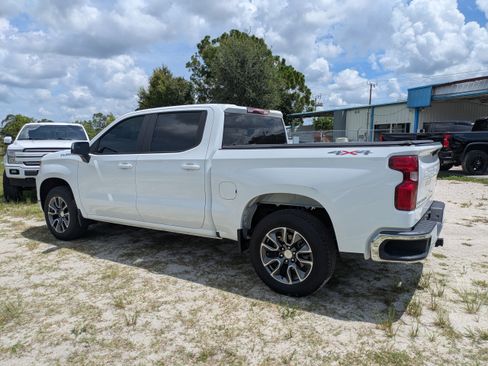 Used 2024 Chevrolet Silverado 1500 LT AWD/4WD image 6