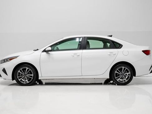 Used 2024 Kia Forte LXS FWD image 27