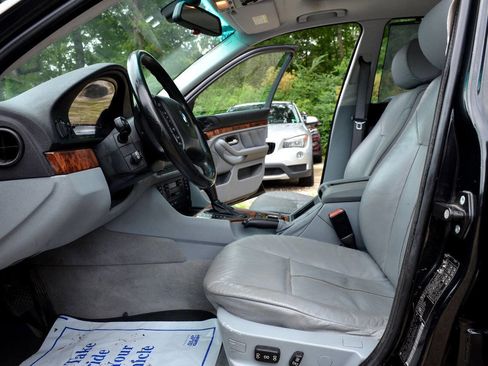 Used 2003 BMW 540i Sedan image 15