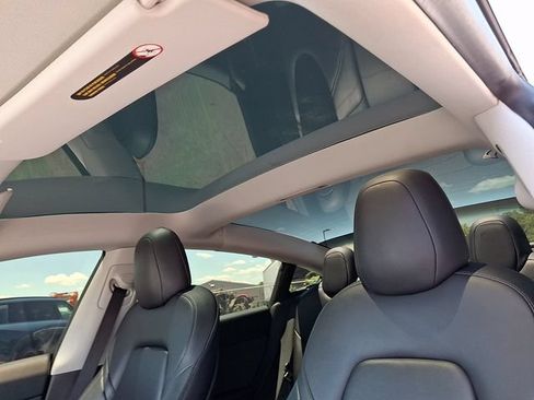 Used 2022 Tesla Model 3 Long Range AWD/4WD image 14