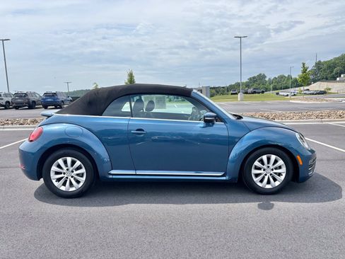 Used 2019 Volkswagen Beetle 2.0T S FWD image 6