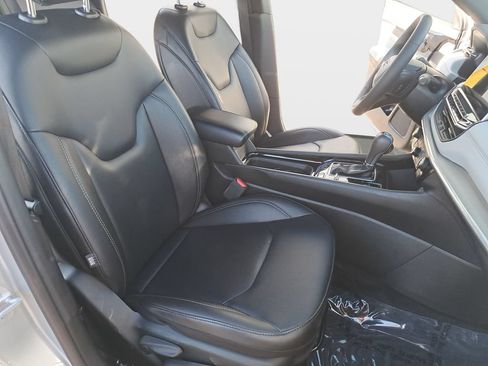 Certified 2025 Jeep Compass Limited AWD/4WD image 11
