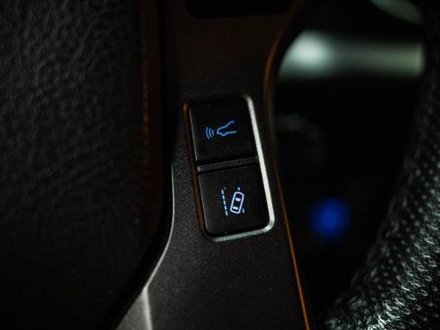 Used 2023 Toyota Tacoma TRD Sport AWD/4WD image 18