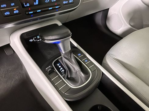 Used 2025 Hyundai Kona SEL FWD image 25