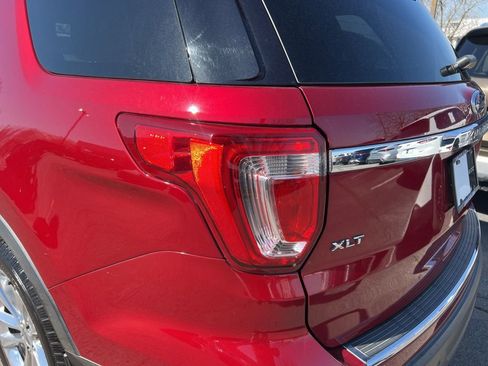 Used 2018 Ford Explorer XLT w/ Equipment Group 202A image 12