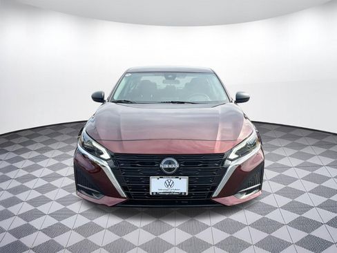 Used 2024 Nissan Altima 2.5 SV FWD image 6