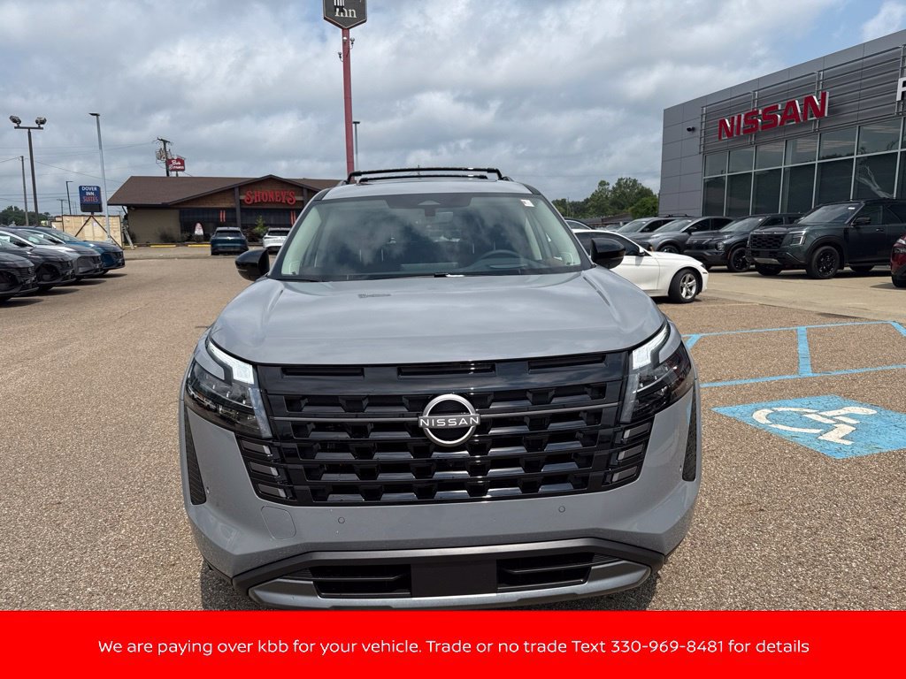 New 2026 Nissan Pathfinder Platinum w/ Accent Package AWD/4WD image 2