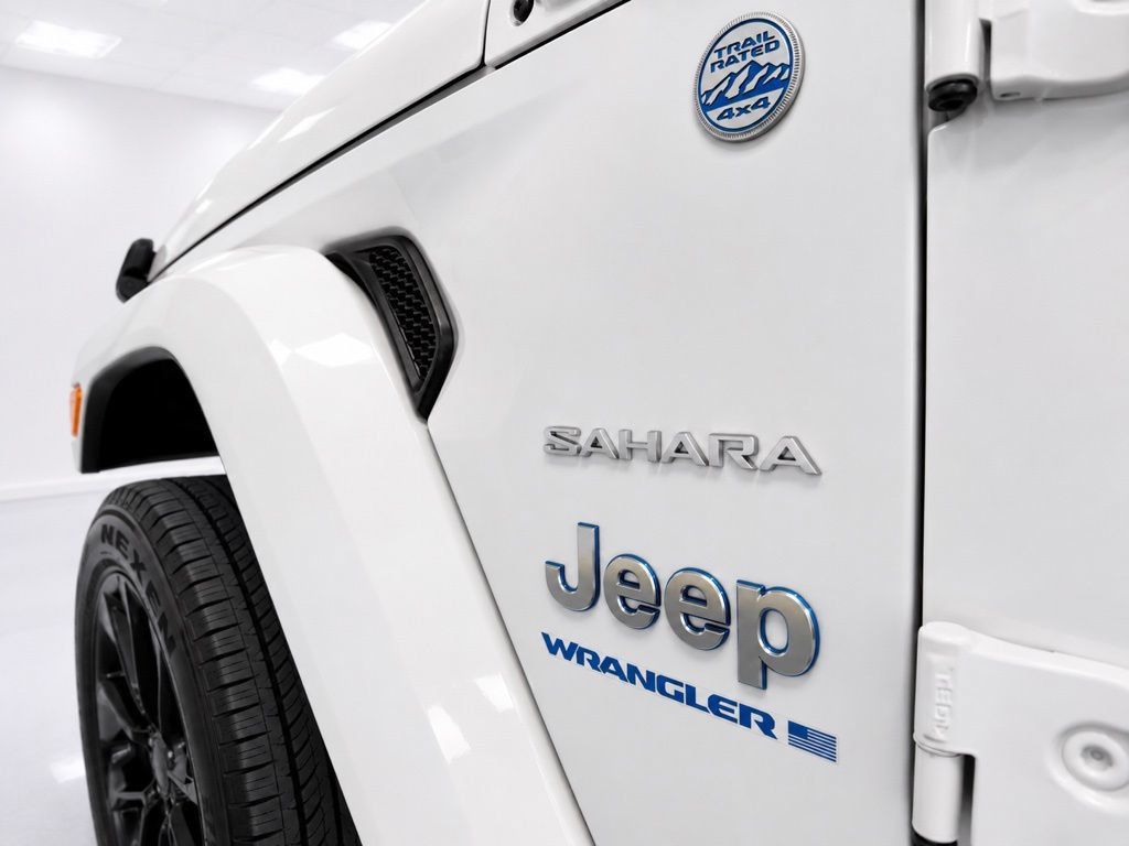 Used 2024 Jeep Wrangler Unlimited Sahara AWD/4WD image 23