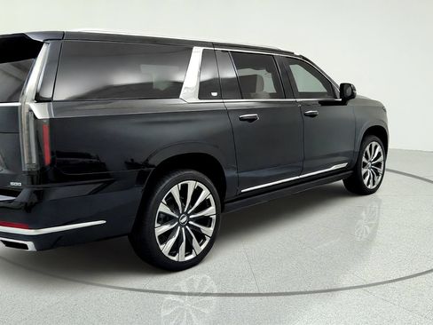 Certified 2026 Cadillac Escalade ESV Platinum Luxury w/ LPO, Floor Liner Package AWD/4WD image 5