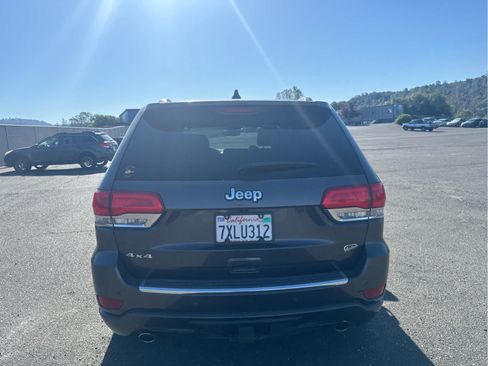 Used 2017 Jeep Grand Cherokee Overland AWD/4WD image 6