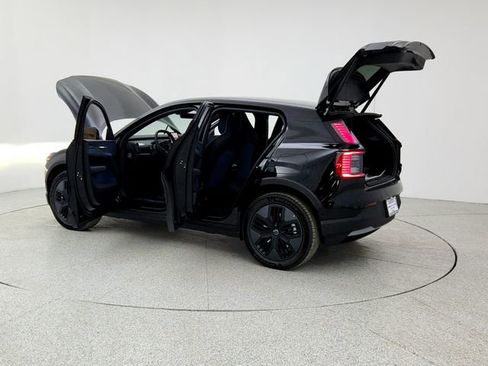 New 2026 Volvo EX30 Cross Country Ultra image 12
