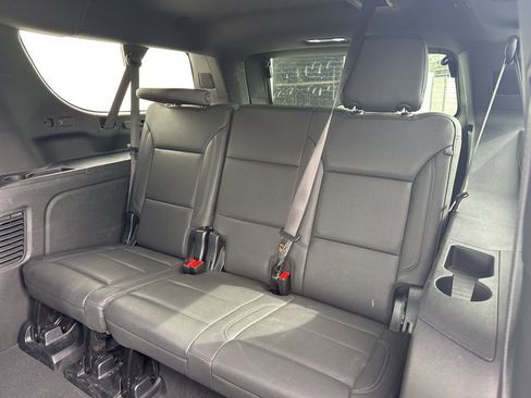 Used 2025 Chevrolet Suburban Z71 AWD/4WD image 9