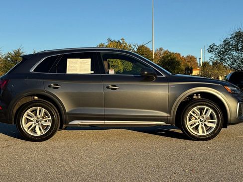 Certified 2022 Audi Q5 2.0T Premium w/ Convenience Package image 3