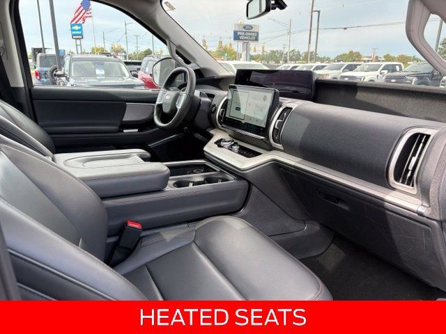 Certified 2025 Ford Expedition Active AWD/4WD image 4