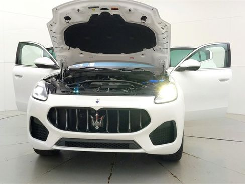 Used 2024 Maserati Grecale GT image 37