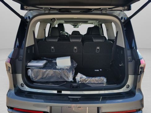 New 2026 INFINITI QX80 Luxe w/ Cargo Package image 32