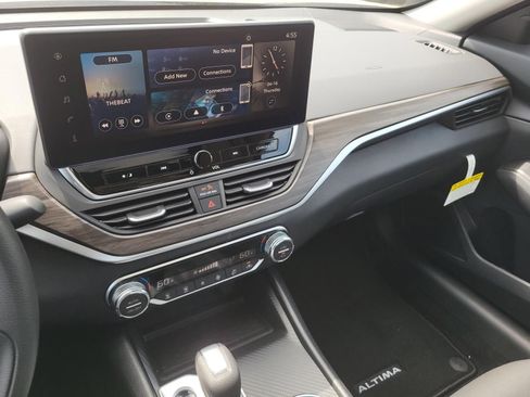 New 2026 Nissan Altima 2.5 SV FWD image 3