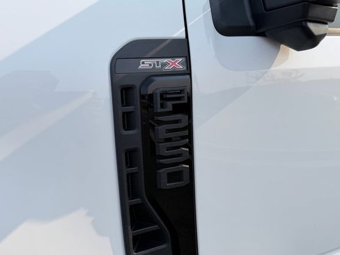 Used 2023 Ford F250 XL w/ STX Appearance Package image 9