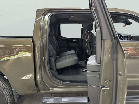 Used 2023 Chevrolet Silverado 1500 LT AWD/4WD image 38